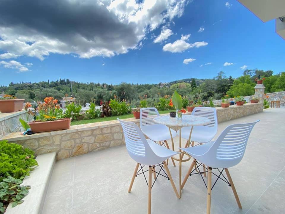 Appartamento Grey Luxury House Ipsos Esterno foto