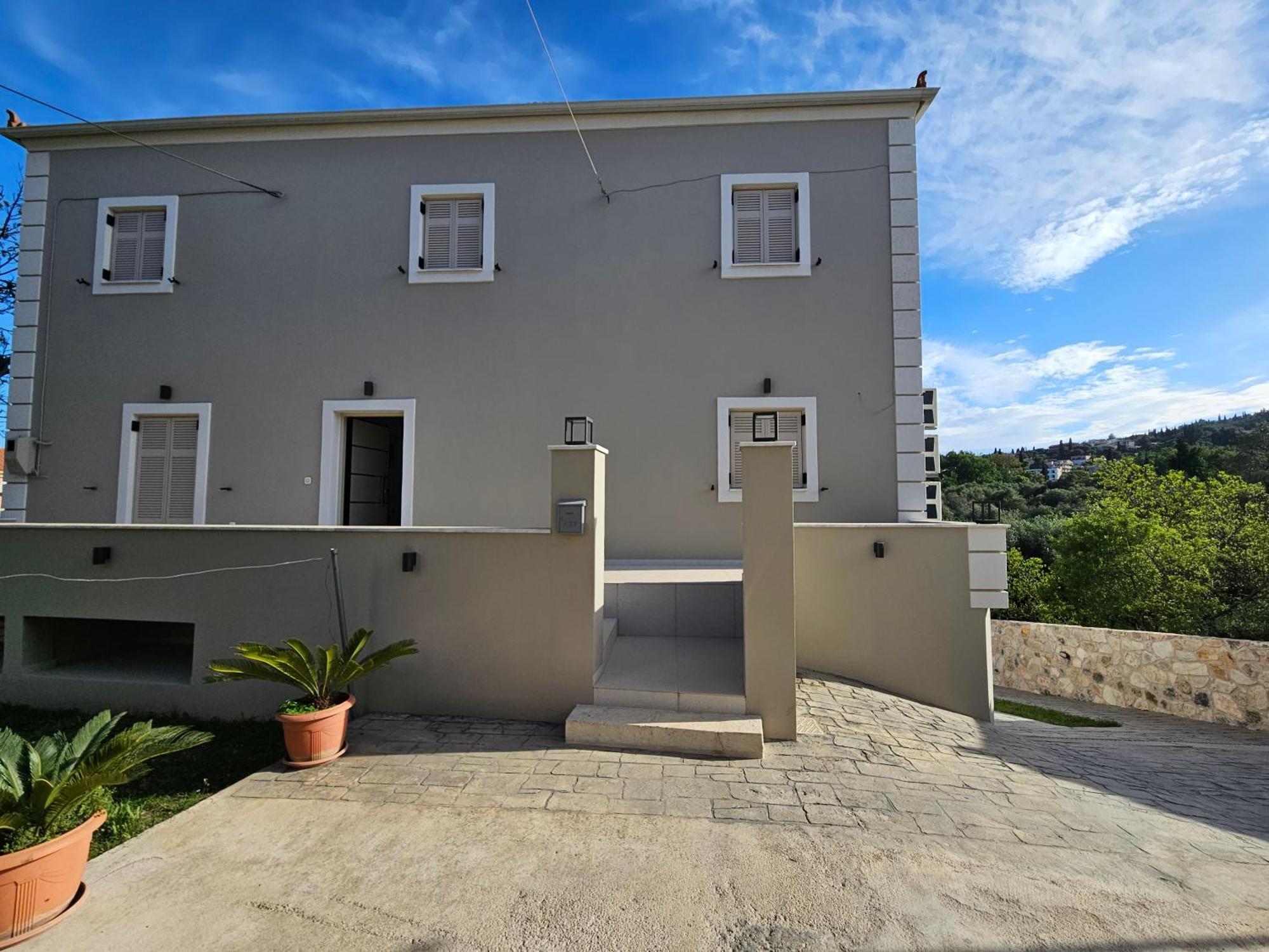 Appartamento Grey Luxury House Ipsos Esterno foto