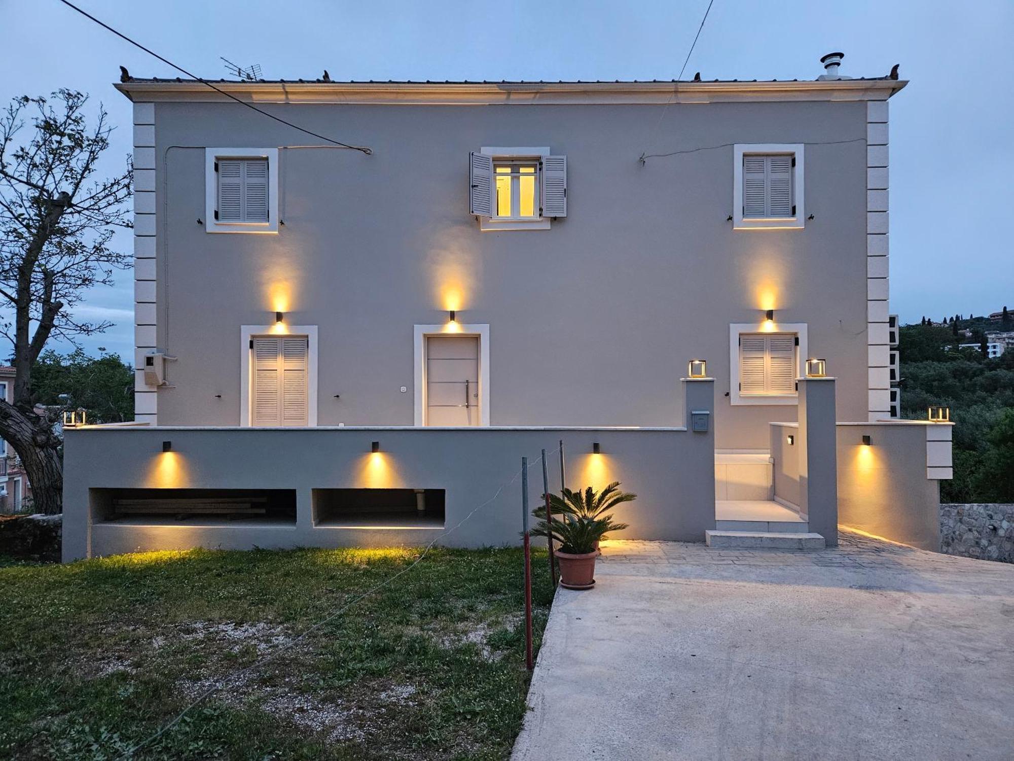 Appartamento Grey Luxury House Ipsos Esterno foto
