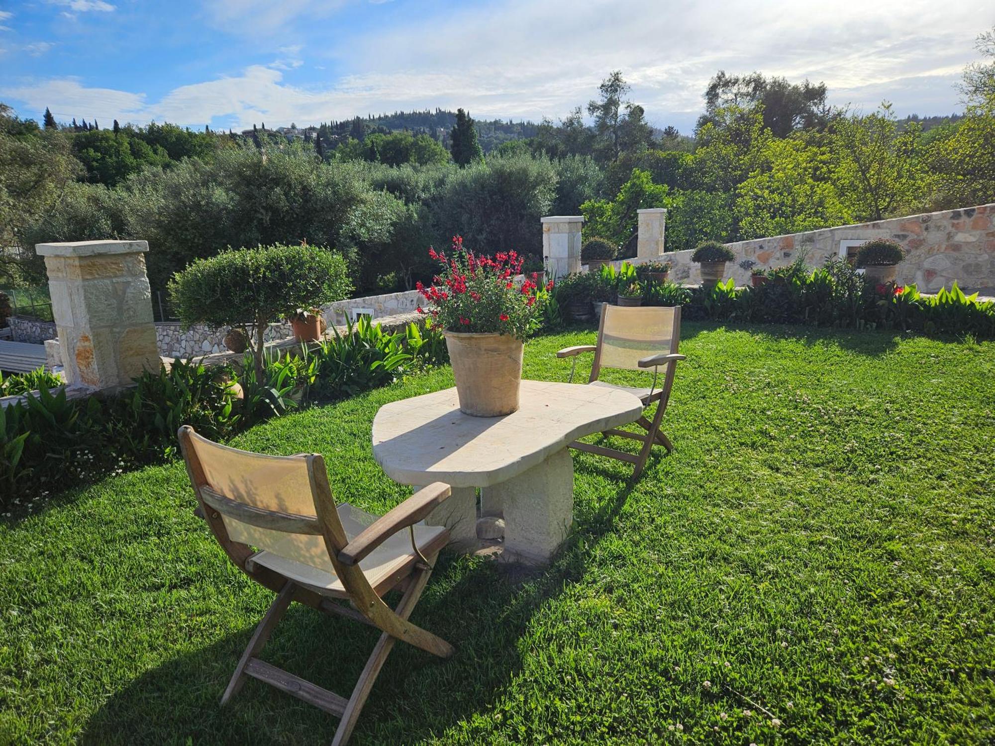 Appartamento Grey Luxury House Ipsos Esterno foto