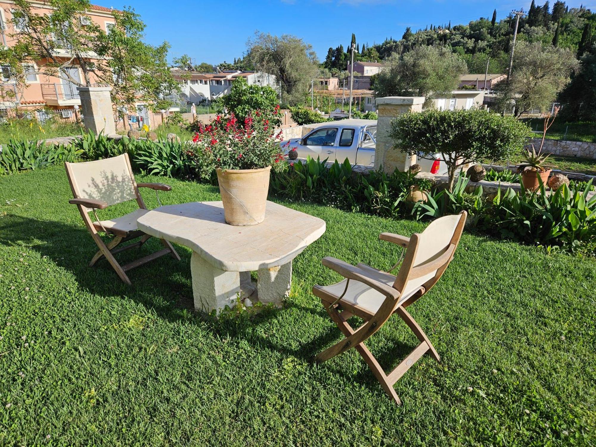 Appartamento Grey Luxury House Ipsos Esterno foto