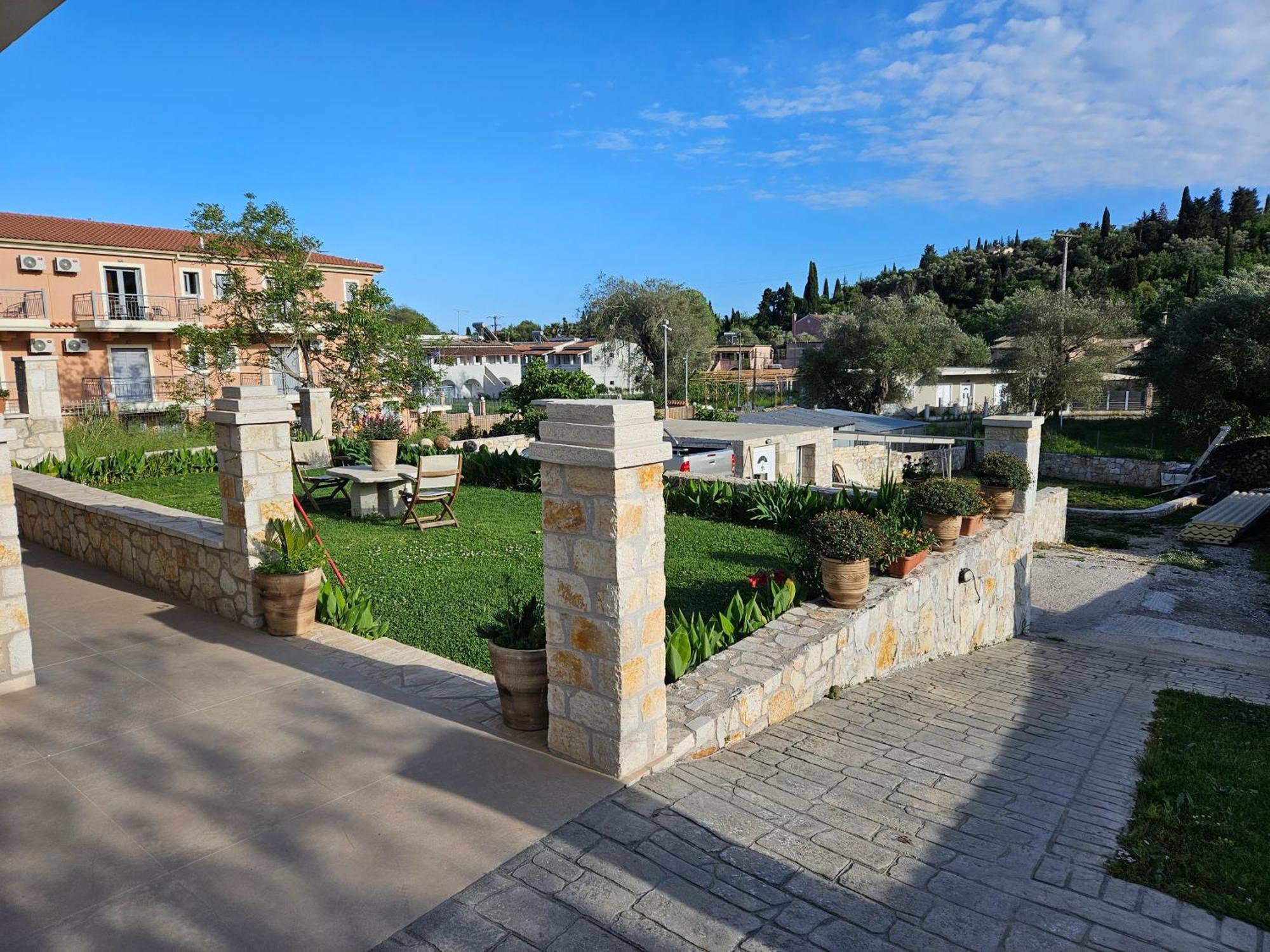 Appartamento Grey Luxury House Ipsos Esterno foto