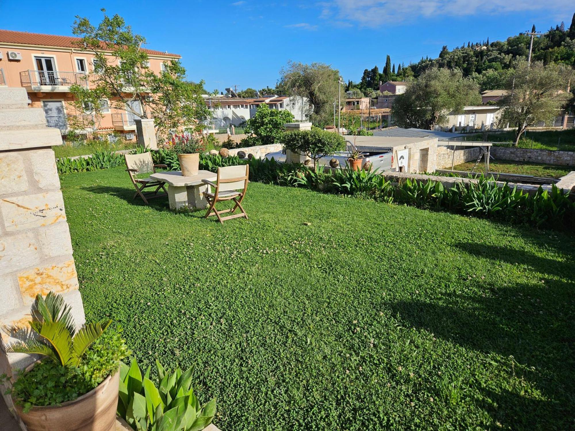 Appartamento Grey Luxury House Ipsos Esterno foto