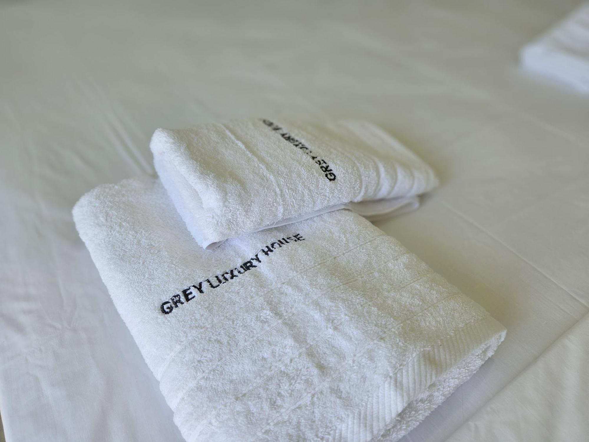 Appartamento Grey Luxury House Ipsos Esterno foto