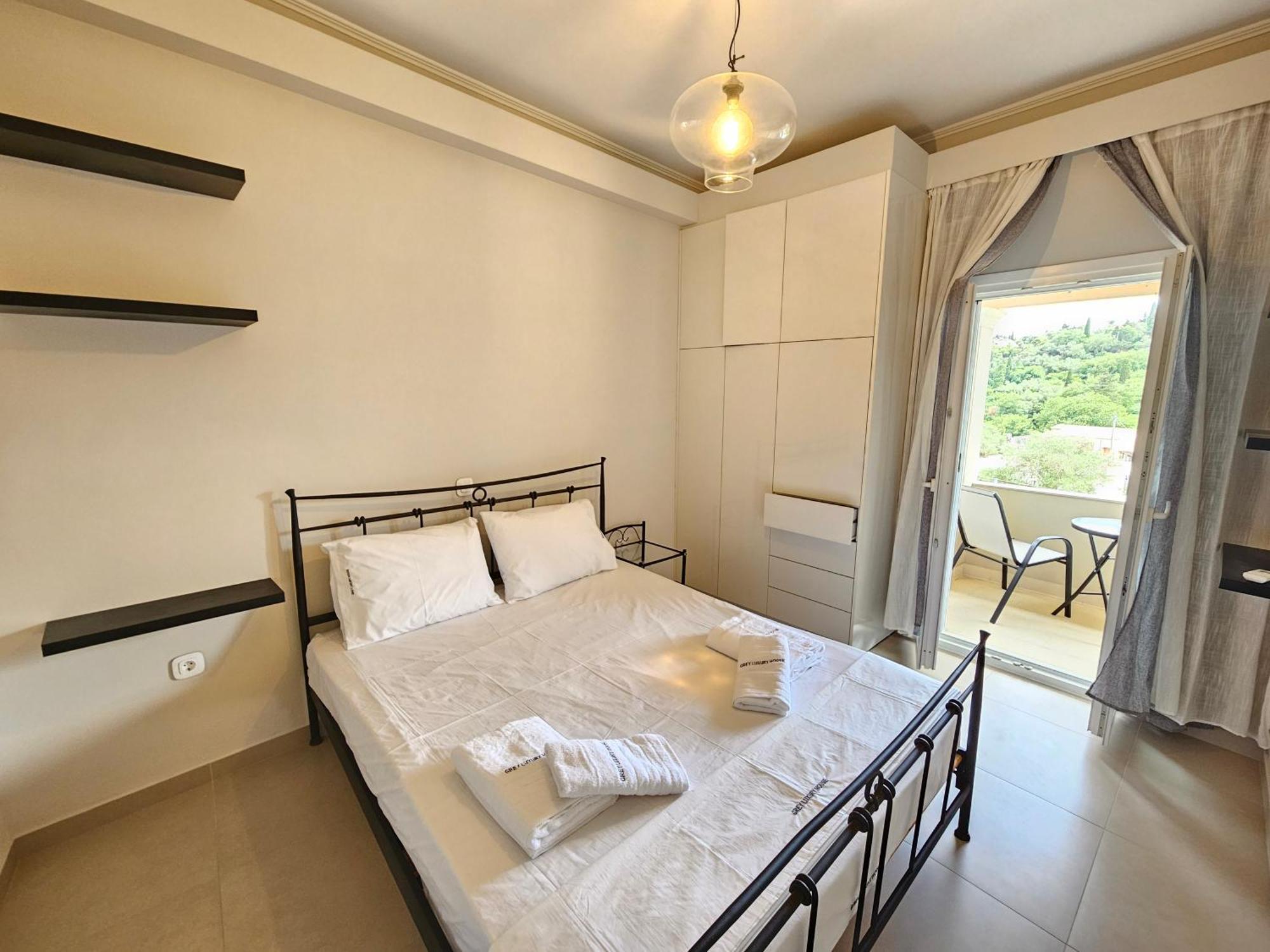 Appartamento Grey Luxury House Ipsos Esterno foto
