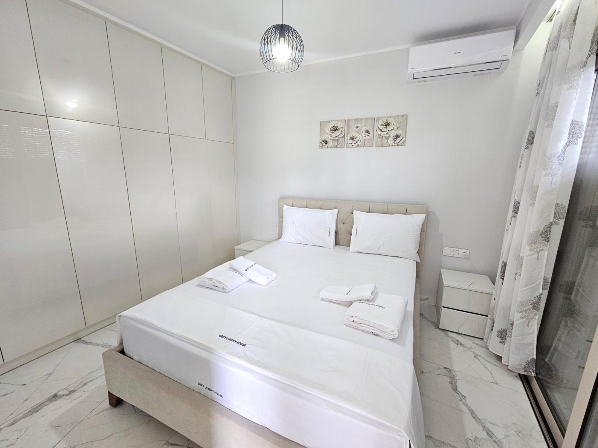 Appartamento Grey Luxury House Ipsos Esterno foto