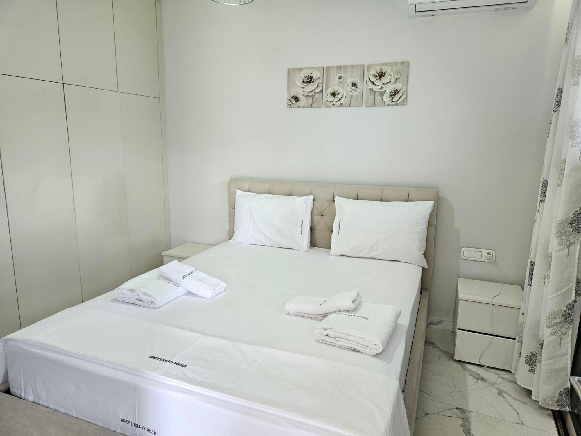 Appartamento Grey Luxury House Ipsos Esterno foto