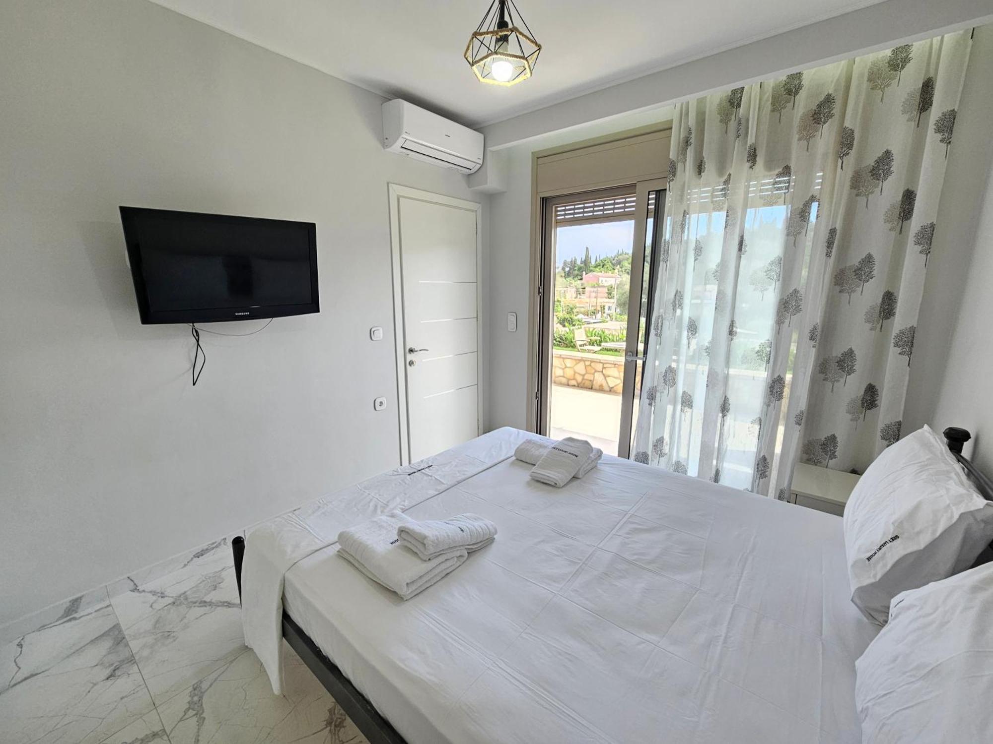 Appartamento Grey Luxury House Ipsos Esterno foto