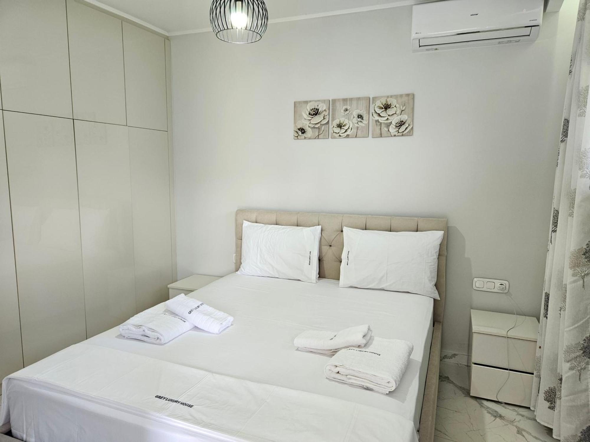 Appartamento Grey Luxury House Ipsos Esterno foto